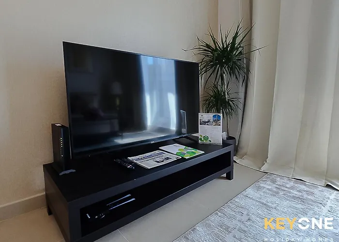 Sophisticated One Bedroom With Full Marina View